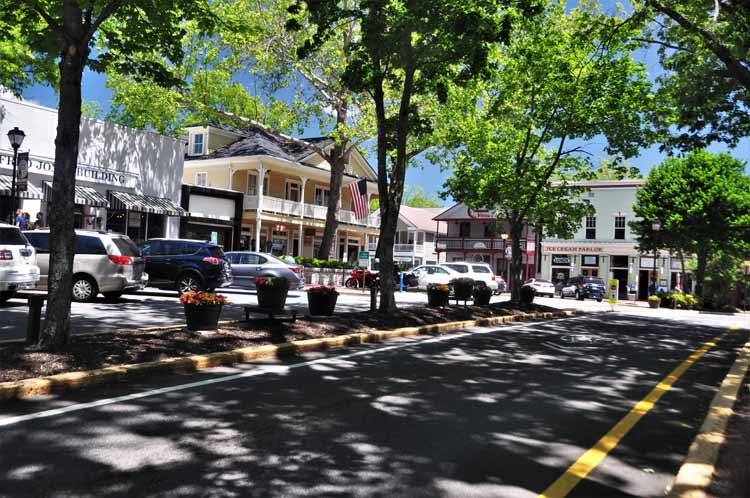 town of Dahlonega